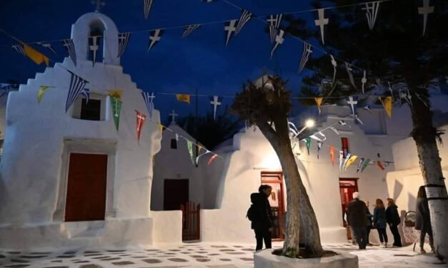 Τα πανέμορφα Eκκλησάκια της Μυκόνου