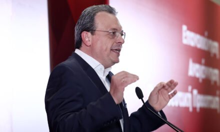 Φάμελλος: Κατώτεροι των περιστάσεων ΠΑΣΟΚ και Νέα Αριστερά