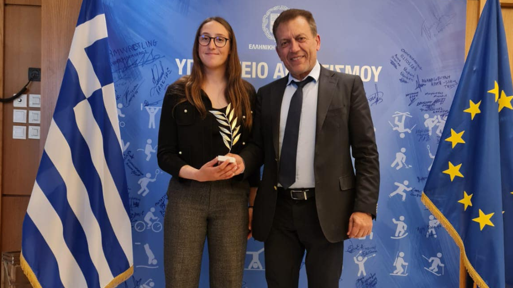 Ο Αναπληρωτής Υπουργός Αθλητισμού Γιάννης Βρούτσης υποδέχτηκε και τίμησε την πρωταθλήτρια Ευρώπης στην ιστιοπλοΐα Ερμιόνη Γκίκα
