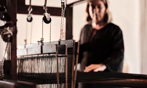 Η αρχαία τέχνη της υφαντικής ζωντανεύει στο Kalesma Mykonos