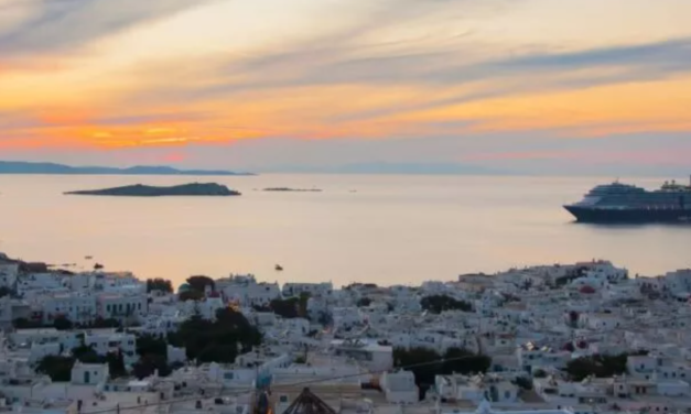 Ελλάδα – Τουρκία: Τουριστική “γέφυρα” με ρεκόρ αφίξεων, εσόδων και πτήσεων