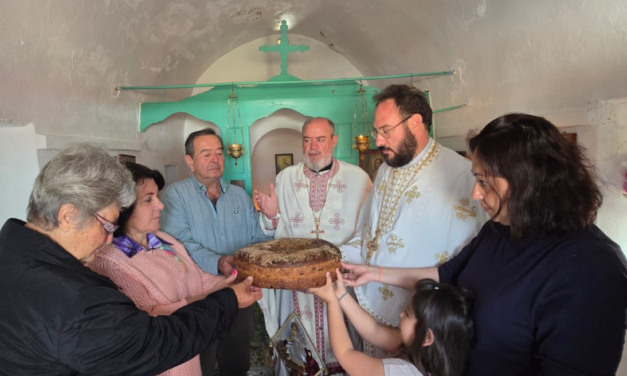 Δεσποτικά Μυκόνου: Προεόρτια Θεία Λειτουργία για την Οσιομάρτυρα Ολυμπία