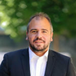 Ο Φίλιππος Φόρτωμας φέρνει στη Βουλή το κτηριακό πρόβλημα του Δημαρχείου Πάρου
