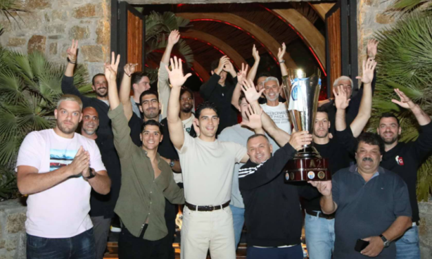 Η Α.Ο. Μυκόνου γιόρτασε στο Tropicana : Θερμή υποδοχή από τον Σταμάτη Δακτυλίδη