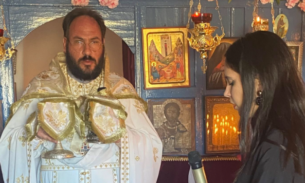 Θεία Λειτουργία στην Αγία Φωτεινή στο Μαράθι Μυκόνου