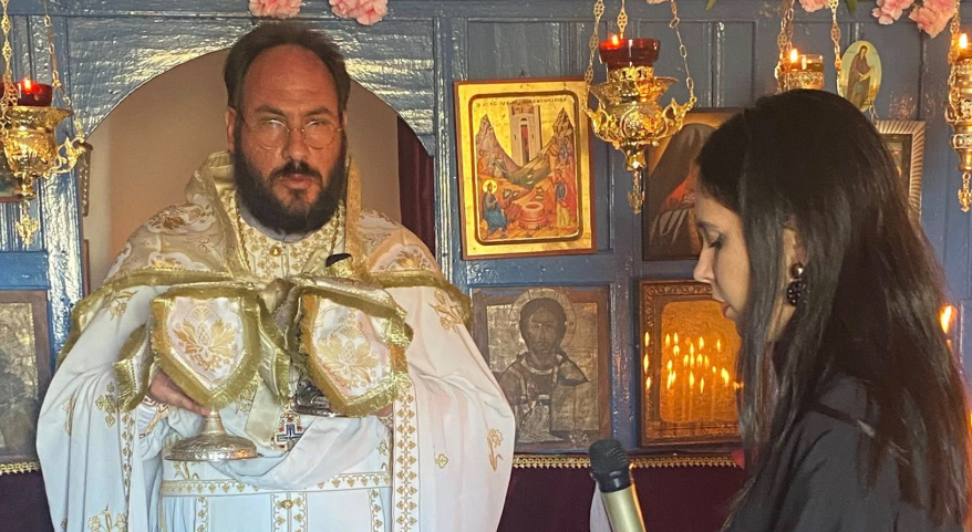 Θεία Λειτουργία στην Αγία Φωτεινή στο Μαράθι Μυκόνου