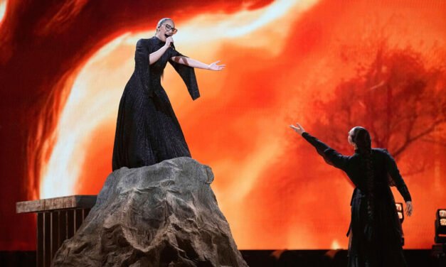 Στις 22:00 από την ΕΡΤ1 ο τελικός της Eurovision: Έτοιμη η Klavdia για τη μεγάλη βραδιά της μουσικής – Ποια τα φαβορί
