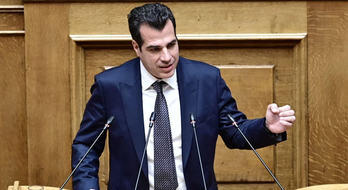 Ο Θάνος Πλεύρης στη θέση του Μάκη Βορίδη στο υπουργείο Μετανάστευσης και Ασύλου