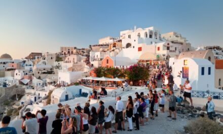 Τουρισμός: Προς θετικό πρόσημο (2% – 3%) η χρονιά και φέτος για την Ελλάδα, ρίσκο τα γεωπολιτικά