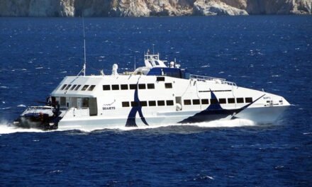 Αδυναμία προσέγγισης Ε/Γ-Τ/Χ πλοίου στη Μύκονο λόγω των δυσμενών καιρικών συνθηκών