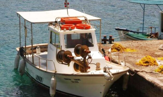 Ακυβερνησία αλιευτικού σκάφους με έναν 80χρονο επιβαίνοντα βορειοδυτικά του Αρμενιστή