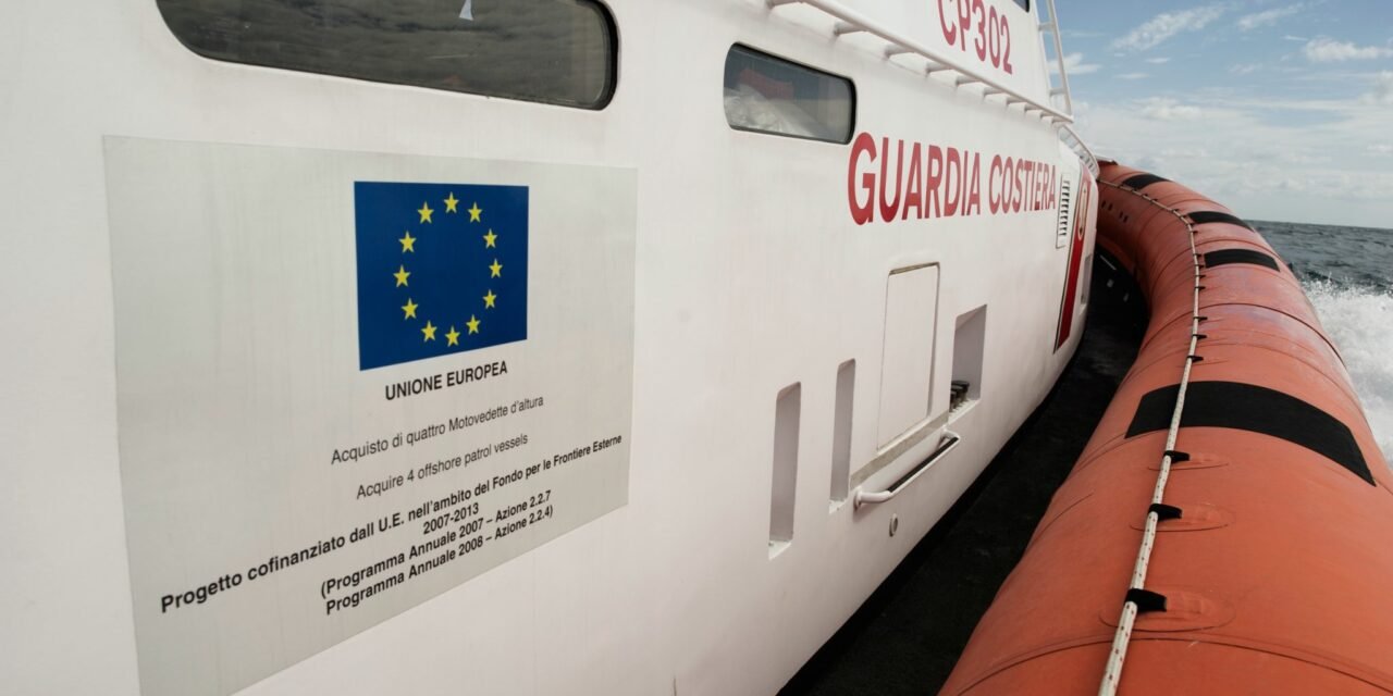 Συναγερμός στη Μυτιλήνη: Σκάφος της Frontex προσέκρουσε σε ξέρα και βυθίστηκε ανοιχτά της Ανάξου (ΒΙΝΤΕΟ)
