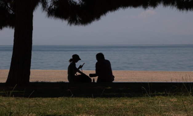 Κορυφώνεται ο καύσωνας: Σήμερα η πιο ζεστή μέρα του Ιουλίου, έως και 42 βαθμοί στα ηπειρωτικά – Προσοχή στις ευπαθείς ομάδες