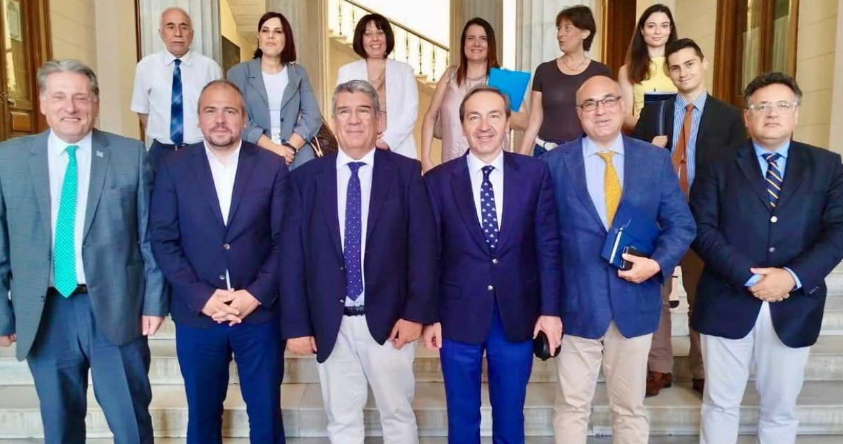 Παρουσία του Φίλιππου Φόρτωμα στην επίσκεψη του Υφυπουργού Δικαιοσύνης σε Σύρο και Πάρο