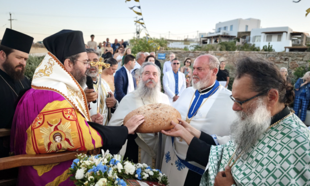 Μεγάλη προσέλευση πιστών στον πανηγυρικό εσπερινό του Αγίου Νικοδήμου στην Άνω Μερά