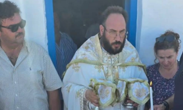 Θεία Λειτουργία στη Δήλο: Ο Αιδεσ. Γεώργιος Κουσαθανάς τέλεσε τον Όρθρο και τη Θεία Λειτουργία στην Αγία Κυριακή