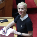 Ερώτηση της Κατερίνας Μονογυιού προς τον Υπουργό Εσωτερικών για τους υπαλλήλους των Δήμων των Κυκλάδων