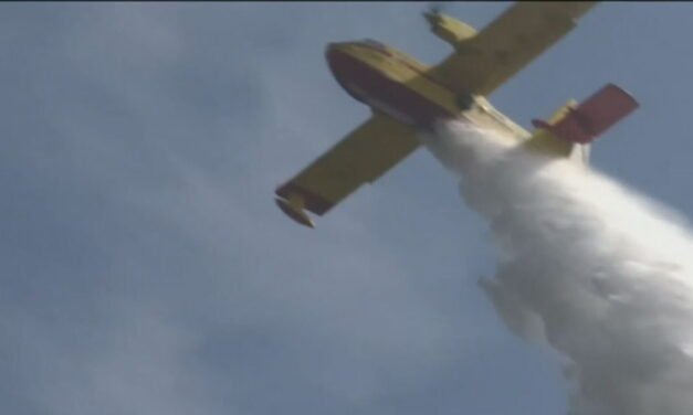 Προσθαλάσσωση πυροσβεστικού αεροσκάφους στον Κορινθιακό – Σώοι οι δυο πιλότοι