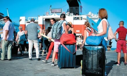 Χτυπάει “κόκκινο” η τουριστική κίνηση: Πάνω από πέντε εκατομμύρια τουρίστες τον Ιούλιο