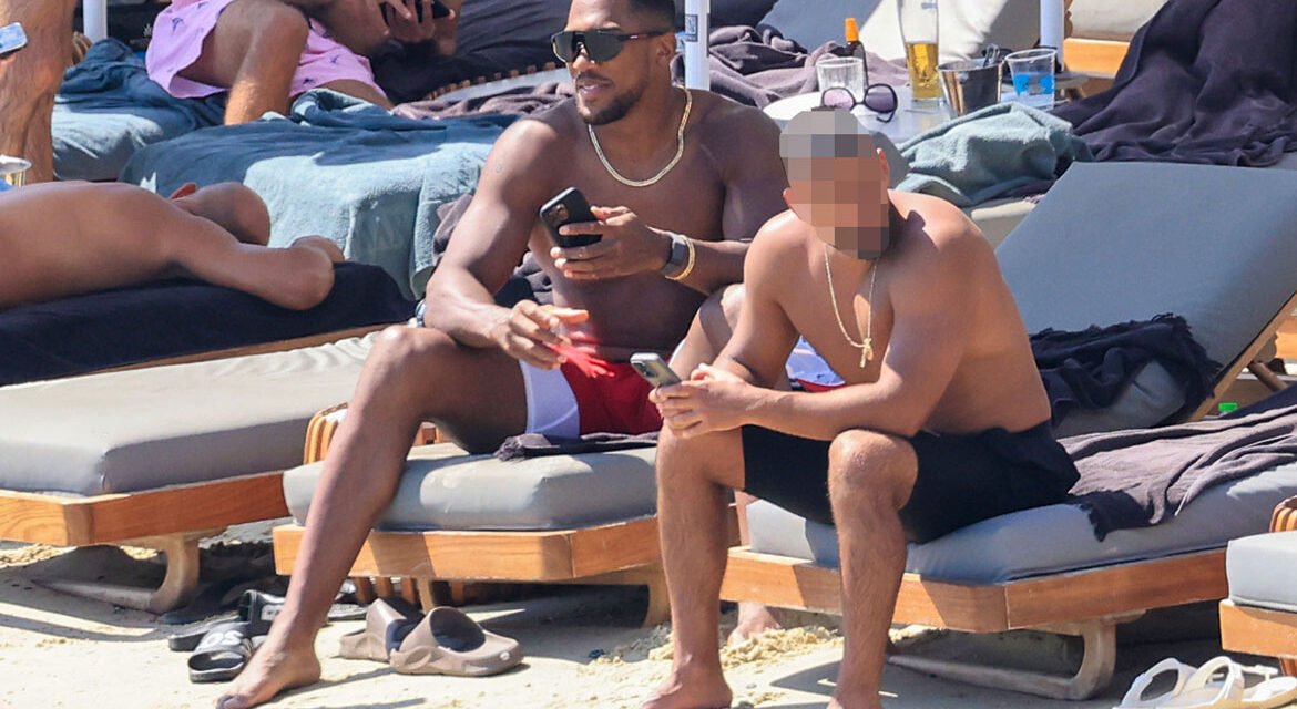 Anthony Joshua: Στη Μύκονο ο θρύλος του παγκόσμιου μποξ – Φωτογραφίες