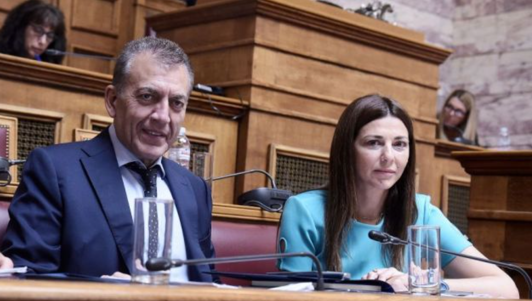 Με πρωτοβουλία Βρούτση η έμπρακτη κυβερνητική στήριξη των μαθητών της Αμοργού, της Ίου και της Σαντορίνης λόγω σεισμών!