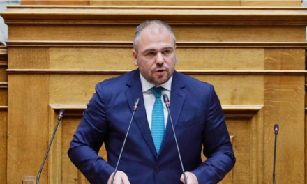 Παρέμβαση Φίλιππου Φόρτωμα για την υποστελέχωση και τις δυσχέρειες στην εκτέλεση καθηκόντων των υπαλλήλων στους Δήμους των Κυκλάδων
