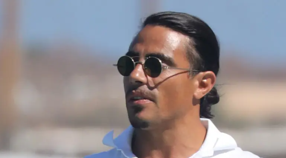 «Salt Bae»: Λουκέτο στο μαγαζί του στα Βόρεια Προάστια