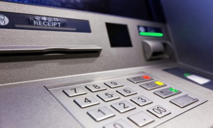 ΥπΟικ: Δωρεάν οι αναλήψεις από ΑΤΜ ελληνικών τραπεζών από 11 Αυγούστου – Πλαφόν 1,50€ για τρίτους παρόχους