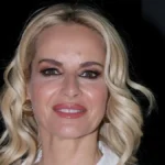 Η Μαρία Μπεκατώρου ποζάρει στη Μύκονο: «Όλα είναι ένας Αύγουστος»