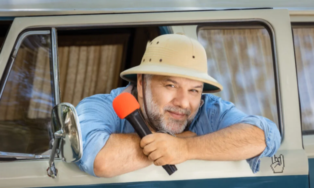 Ο Αρναούτογλου Εξερευνά την Άλλη Μύκονο: Πρεμιέρα του «The Roadshow» με έμφαση στο νησί των ανέμων