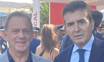 89η ΔΕΘ: Ο Δήμαρχος Μυκόνου Χρήστος Βερώνης συναντά τον Μιχάλη Χρυσοχοΐδη
