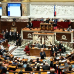 Γαλλία: Κατέρρευσε η κυβέρνηση Μπαϊρού – Τα σενάρια της επόμενης μέρας και οι επιλογές του Μακρόν