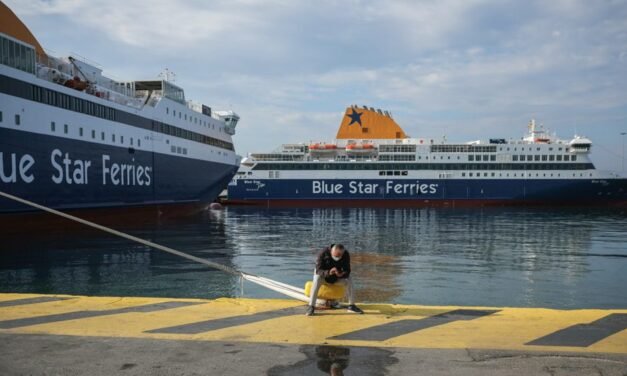 Blue Star: Ακυρώσεις και αλλαγές δρομολογίων λόγω της 24ωρης απεργίας των ναυτεργατών για το δυστύχημα στο «Chios»
