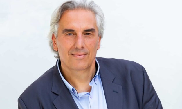 Ο Παναγιώτης Κροντηράς για τα μεγάλα έργα στην Τήνο: Λιμάνι, νερό, ΧΥΤΥ, οδοποιία, κολυμβητήριο – Τι είπε για τον ΦΠΑ (video)