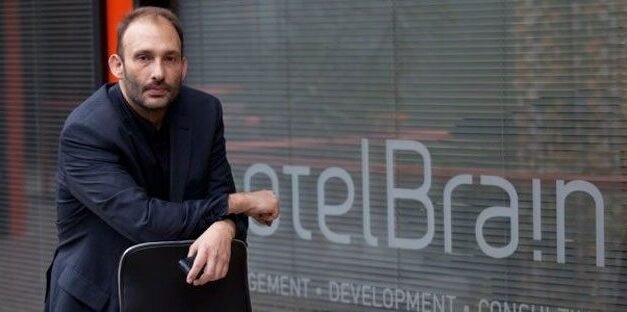 Μην πυροβολείτε τη Μύκονο και τη Σαντορίνη (Του Πάνου Παλαιολόγου*)