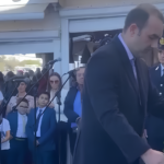 Σταύρος Γρύμπλας: Η Ελευθερία Κερδίζεται με Θάρρος – Η Μύκονος τίμησε το μεγάλο ‘ΌΧΙ’