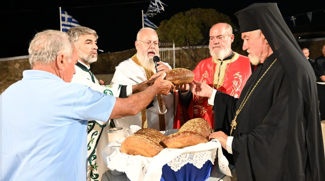 Μεγάλη προσέλευση πιστών στον Εόρτιο Εσπερινό των Αγίων Κυπριανού και Ιουστίνης