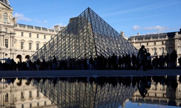 Λούβρο: Πέντε νέες συλλήψεις υπόπτων για την κινηματογραφική ληστεία