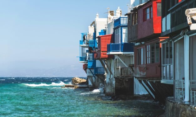 Όσο μια θέση πάρκινγκ στην Ολλανδία κοστίζει μια εξοχική κατοικία στην Ελλάδα