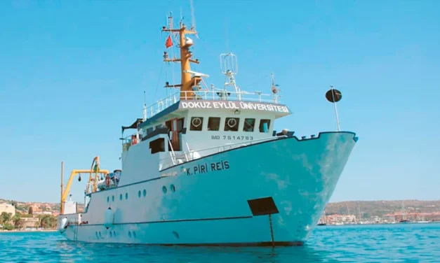 Αναμένεται να κινηθεί ως την Μύκονο το Πίρι Ρέις που εντοπίστηκε στα βόρεια της Λέσβου – Έκδοση Antinavtex από την Αθήνα και αυξημένη επιφυλακή