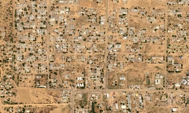 Σφαγή με 2.000 νεκρούς στο Σουδάν που είναι ορατή από το διάστημα: Σωροί με πτώματα και λίμνες αίματος