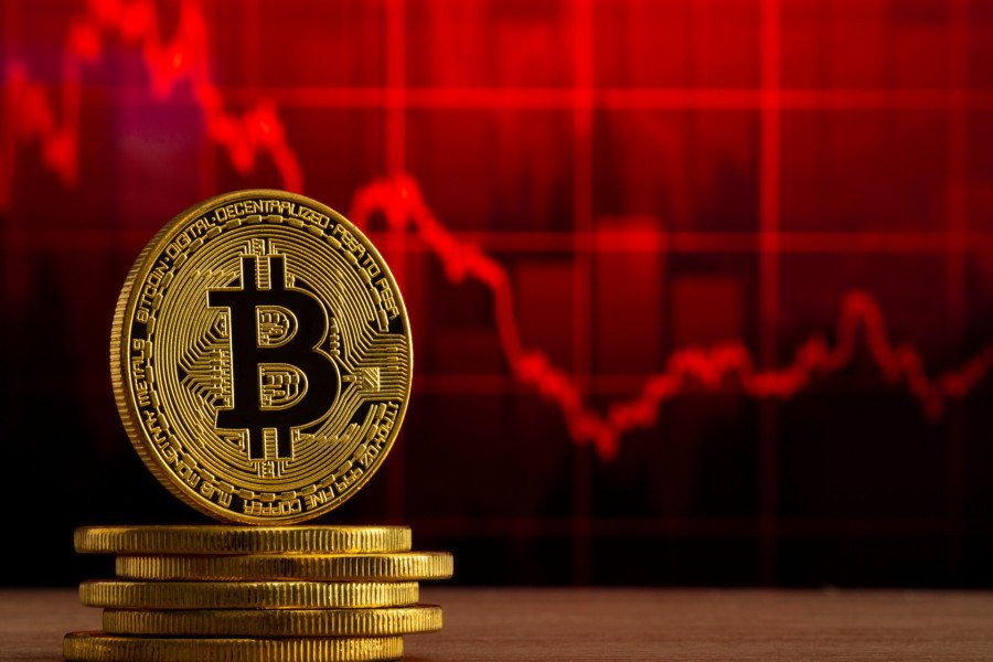 Σε χαμηλό εξαμήνου το Bitcoin εν μέσω κατάρρευσης της αγοράς crypto – Το υπόβαθρο της βουτιάς