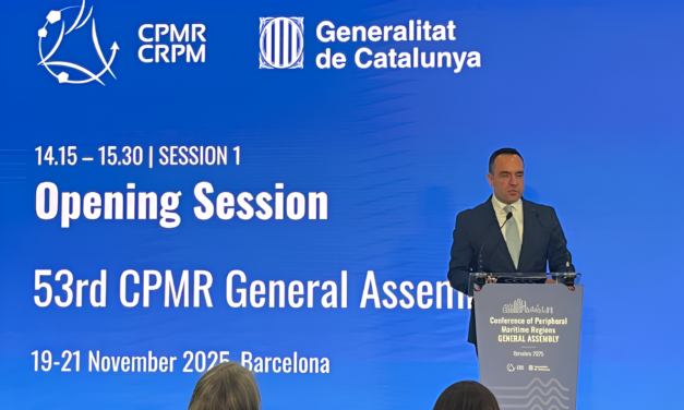 Ο Κωνσταντίνος Κουκάς από τη Βαρκελώνη βάζει την Ελληνική Αυτοδιοίκηση στο Ευρωπαϊκό κάδρο