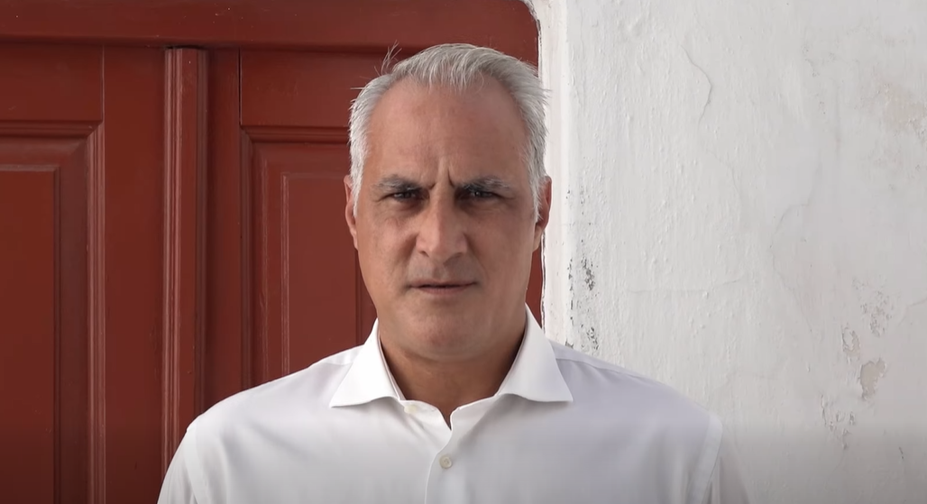 «Ανεπιθύμητοι» οι προσβολείς της Μυκόνου: Η ηχηρή απάντηση του Νικόλαου Γκέλου στο Δημοτικό Συμβούλιο.