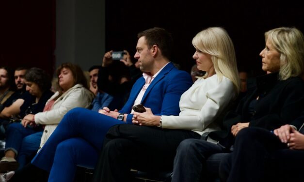 Εκδήλωση του Κινήματος Δημοκρατίας στην Καισαριανή για το έγκλημα των Τεμπών με την συμμετοχή του Πάνου Ρουτσι και του Βασίλη Χατζηχαρσλαμπους