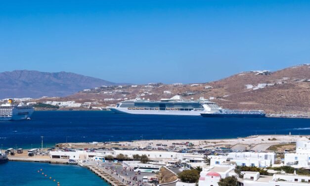 Κρουαζιέρα:  36 εκατ. ευρώ στα κρατικά ταμεία – 12 εκατ. ευρώ στους Δήμους