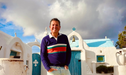 Γιάννης Πουλόπουλος: Καλά Χριστούγεννα από τη Μύκονο – Οι εντυπωσιακές εικόνες και οι ευχές για το 2026