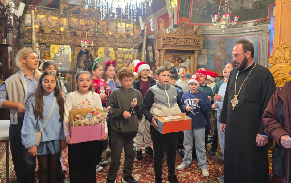 Χριστουγεννιάτικες Μελωδίες από τους Μαθητές του 1ου Δημοτικού στο Μητροπολιτικό Ναό Μυκόνου