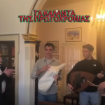 Σε κλίμα συγκίνησης και αισιοδοξίας οι ευχές του Δημάρχου προς τους πολίτες, μετά την παραδοσιακή επίσκεψη των καλαντιστών στο Δημαρχείο