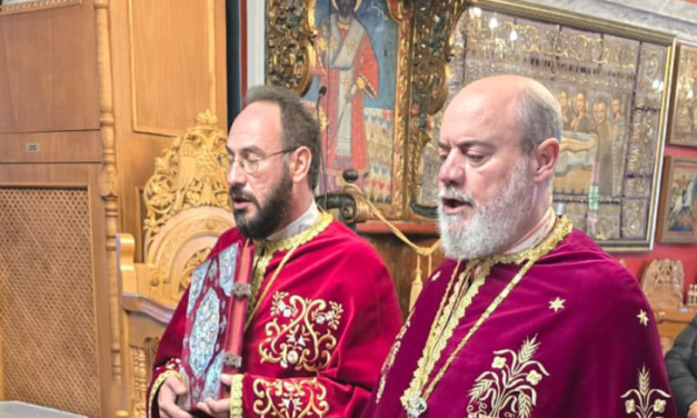 Με εκκλησιαστική μεγαλοπρέπεια τα Προεόρτια των Χριστουγέννων στη Μητρόπολη Μυκόνου